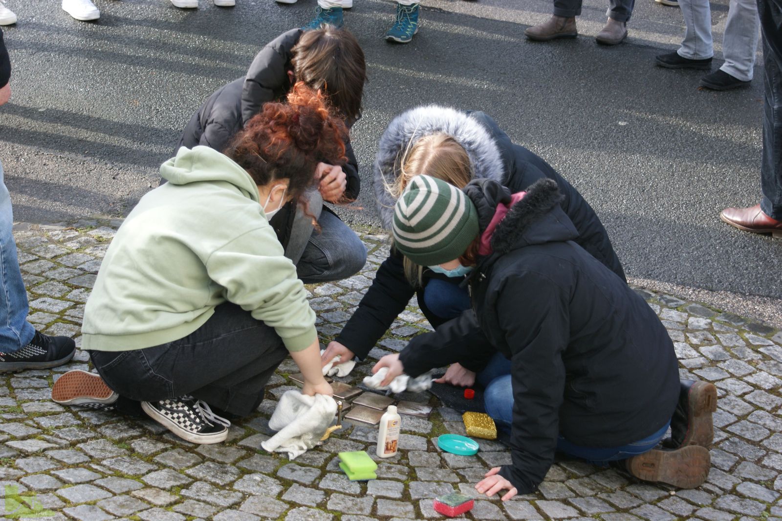 Enthüllung der Gedenktafel an der Kirchstraße