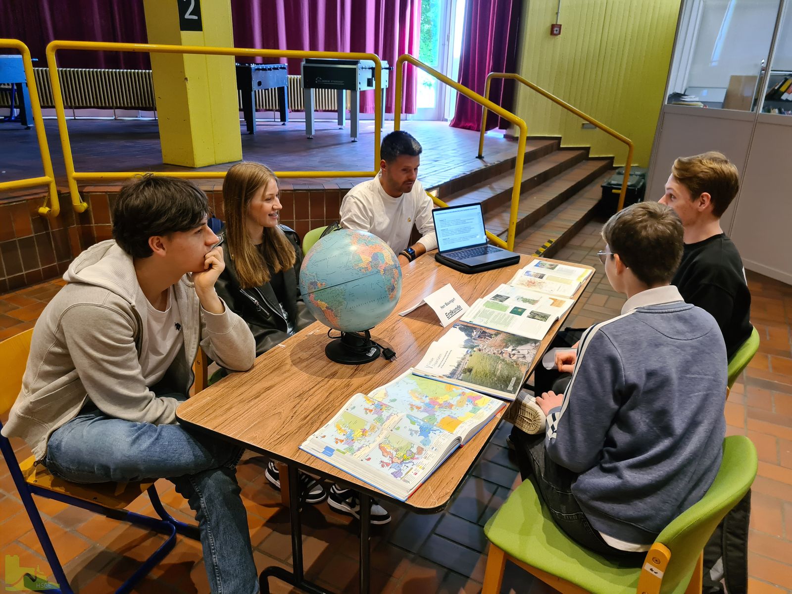 Reges Treiben in der Aula