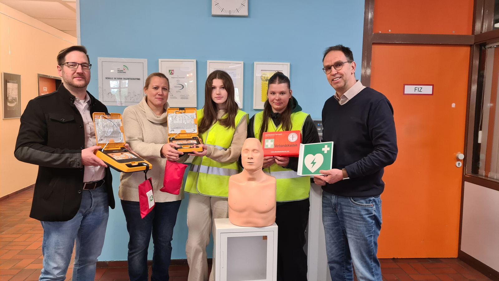 Ein Defibrillator kann Leben retten