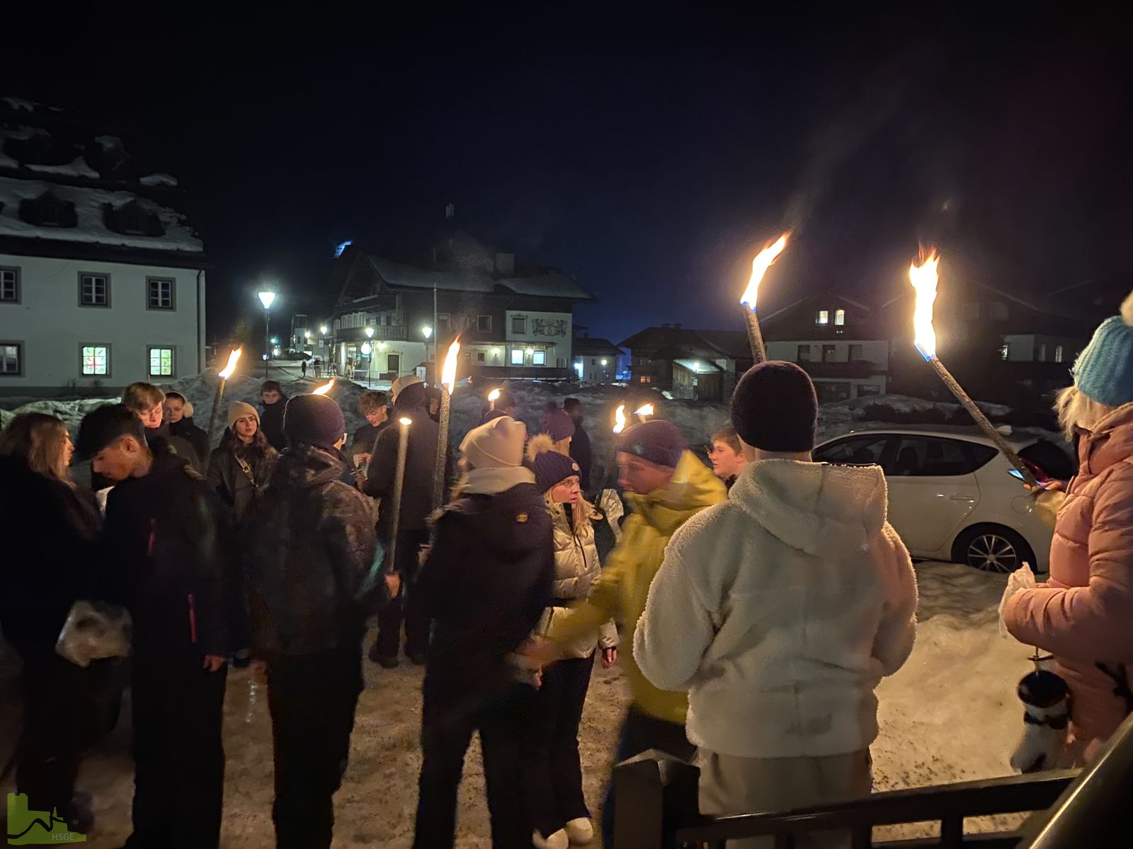 Auffi aufn Berg und runter mit de Ski